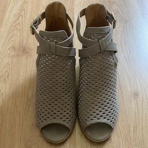 Qupid peep toe booties